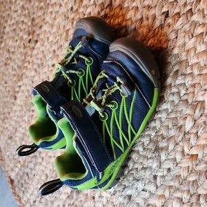 Keen Chandler CNX Blue and Green Hiking Shoes